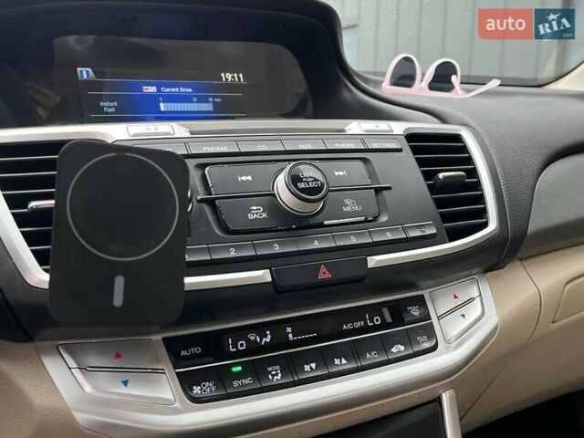 Красный Хонда Аккорд, объемом двигателя 2.4 л и пробегом 224 тыс. км за 9990 $, фото 21 на Automoto.ua