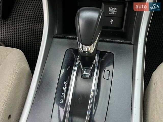 Красный Хонда Аккорд, объемом двигателя 2.4 л и пробегом 224 тыс. км за 9990 $, фото 20 на Automoto.ua