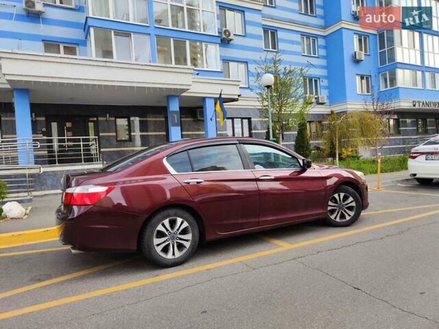 Червоний Хонда Аккорд, об'ємом двигуна 2.4 л та пробігом 128 тис. км за 11999 $, фото 5 на Automoto.ua