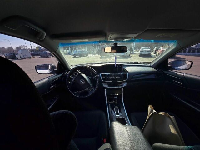 Красный Хонда Аккорд, объемом двигателя 2.2 л и пробегом 203 тыс. км за 10800 $, фото 6 на Automoto.ua