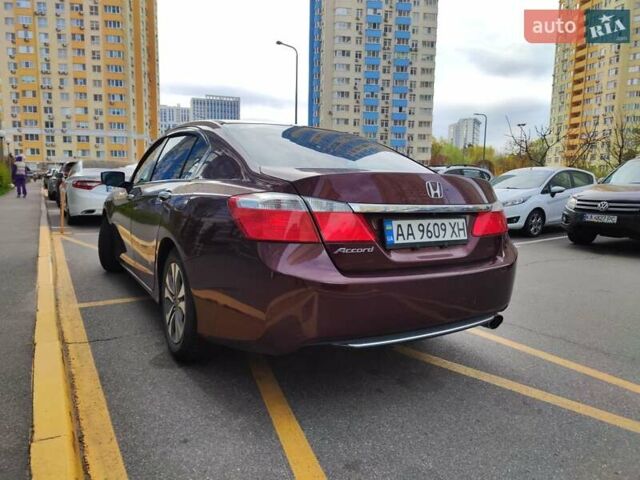 Червоний Хонда Аккорд, об'ємом двигуна 2.4 л та пробігом 128 тис. км за 11999 $, фото 9 на Automoto.ua