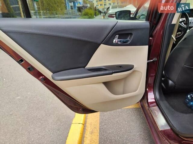 Червоний Хонда Аккорд, об'ємом двигуна 2.4 л та пробігом 128 тис. км за 11999 $, фото 17 на Automoto.ua
