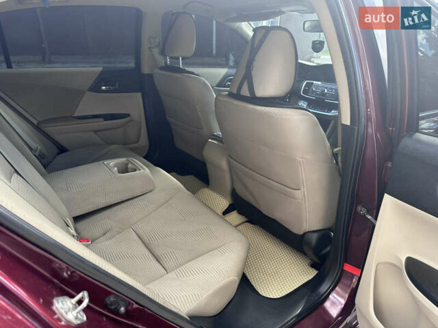 Красный Хонда Аккорд, объемом двигателя 2.36 л и пробегом 148 тыс. км за 11200 $, фото 9 на Automoto.ua