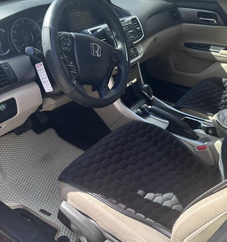 Красный Хонда Аккорд, объемом двигателя 2.36 л и пробегом 148 тыс. км за 11200 $, фото 7 на Automoto.ua