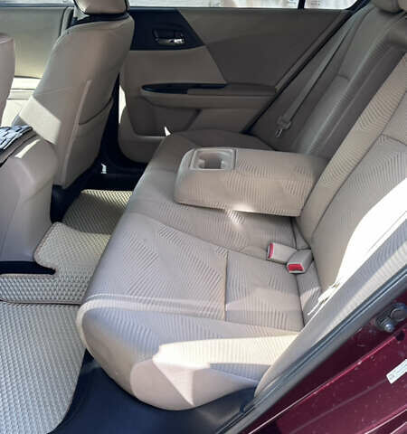 Красный Хонда Аккорд, объемом двигателя 2.36 л и пробегом 148 тыс. км за 11200 $, фото 5 на Automoto.ua