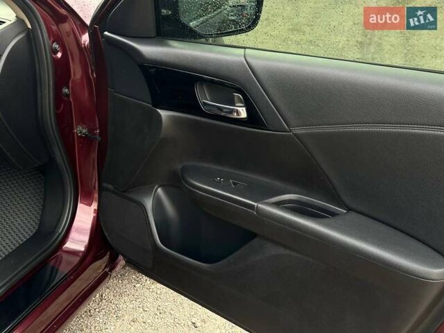 Красный Хонда Аккорд, объемом двигателя 2.36 л и пробегом 184 тыс. км за 13350 $, фото 23 на Automoto.ua