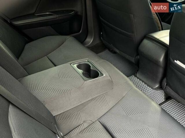 Красный Хонда Аккорд, объемом двигателя 2.36 л и пробегом 184 тыс. км за 13350 $, фото 26 на Automoto.ua