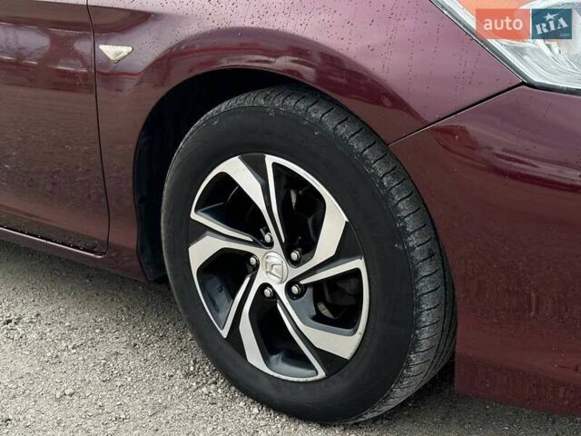 Красный Хонда Аккорд, объемом двигателя 2.36 л и пробегом 184 тыс. км за 13350 $, фото 7 на Automoto.ua