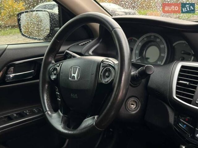 Красный Хонда Аккорд, объемом двигателя 2.36 л и пробегом 184 тыс. км за 13350 $, фото 15 на Automoto.ua