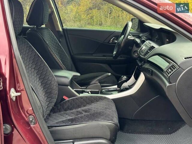 Красный Хонда Аккорд, объемом двигателя 2.36 л и пробегом 184 тыс. км за 13350 $, фото 10 на Automoto.ua