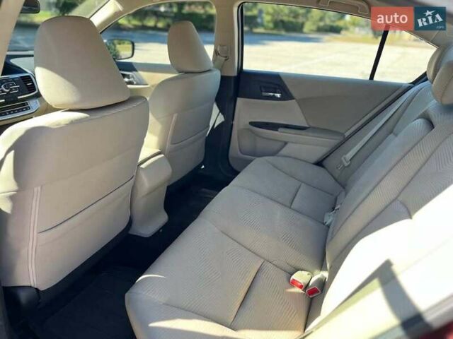 Красный Хонда Аккорд, объемом двигателя 2.35 л и пробегом 138 тыс. км за 16200 $, фото 9 на Automoto.ua