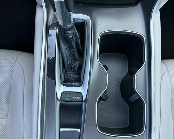 Красный Хонда Аккорд, объемом двигателя 1.5 л и пробегом 96 тыс. км за 19400 $, фото 32 на Automoto.ua