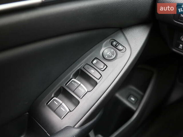 Красный Хонда Аккорд, объемом двигателя 2 л и пробегом 112 тыс. км за 17900 $, фото 20 на Automoto.ua