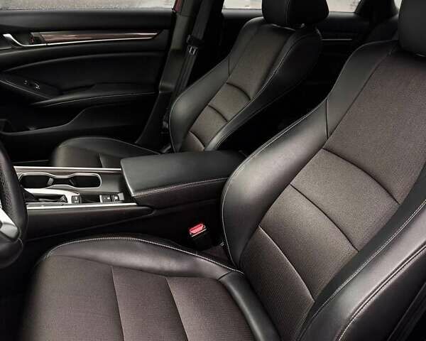 Красный Хонда Аккорд, объемом двигателя 1.5 л и пробегом 41 тыс. км за 17000 $, фото 3 на Automoto.ua