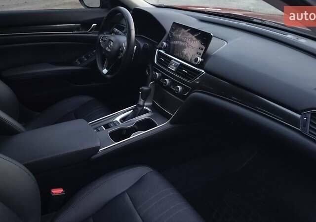 Красный Хонда Аккорд, объемом двигателя 1.5 л и пробегом 14 тыс. км за 19900 $, фото 5 на Automoto.ua