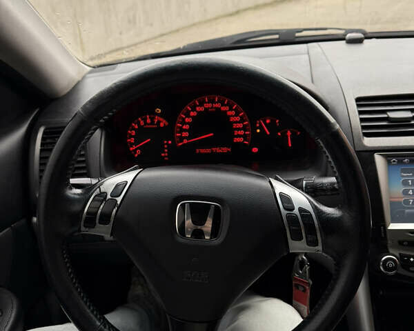 Хонда Аккорд, объемом двигателя 2.4 л и пробегом 378 тыс. км за 5100 $, фото 30 на Automoto.ua