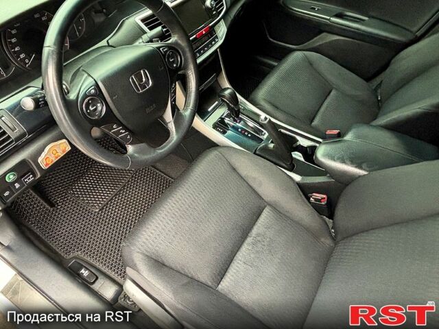 Хонда Аккорд, объемом двигателя 2.4 л и пробегом 0 тыс. км за 14600 $, фото 6 на Automoto.ua