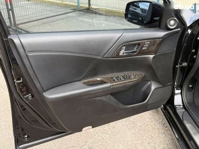 Хонда Аккорд, объемом двигателя 3.5 л и пробегом 308 тыс. км за 13790 $, фото 11 на Automoto.ua