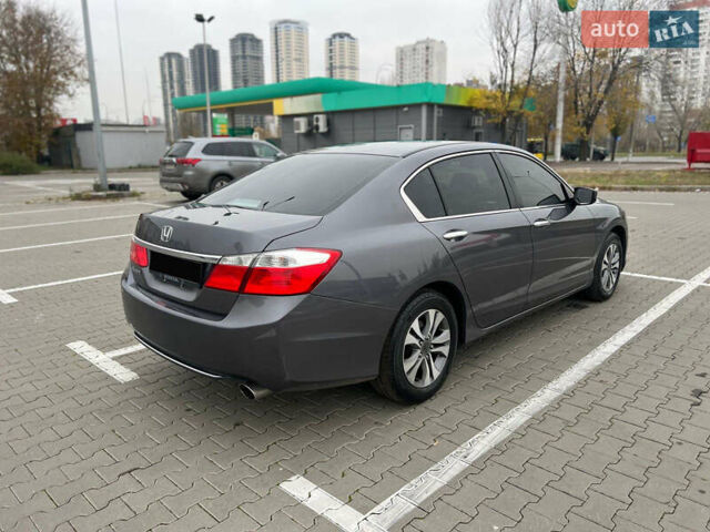 Хонда Аккорд, объемом двигателя 2.4 л и пробегом 171 тыс. км за 10700 $, фото 6 на Automoto.ua