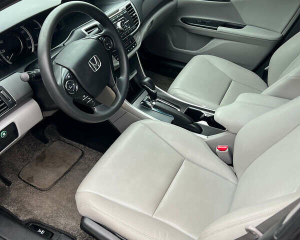 Хонда Аккорд, объемом двигателя 2.4 л и пробегом 171 тыс. км за 10700 $, фото 12 на Automoto.ua