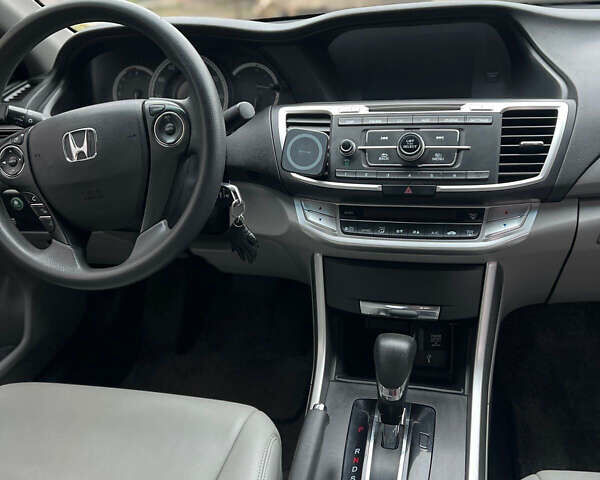 Хонда Аккорд, объемом двигателя 2.4 л и пробегом 171 тыс. км за 10700 $, фото 17 на Automoto.ua