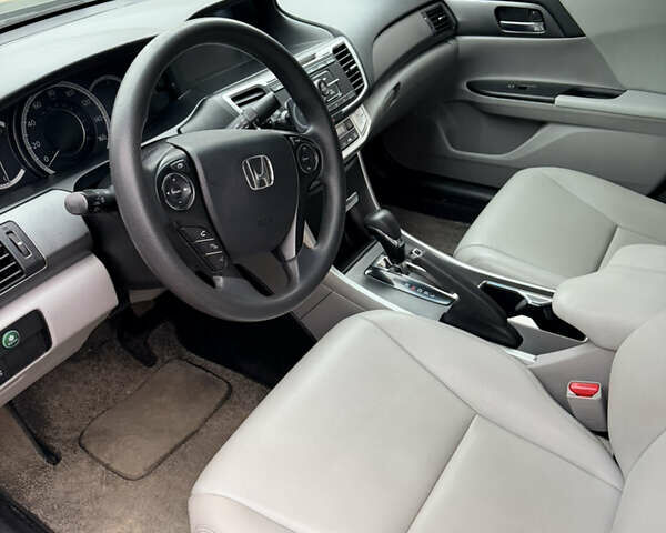 Хонда Аккорд, объемом двигателя 2.4 л и пробегом 171 тыс. км за 10700 $, фото 9 на Automoto.ua