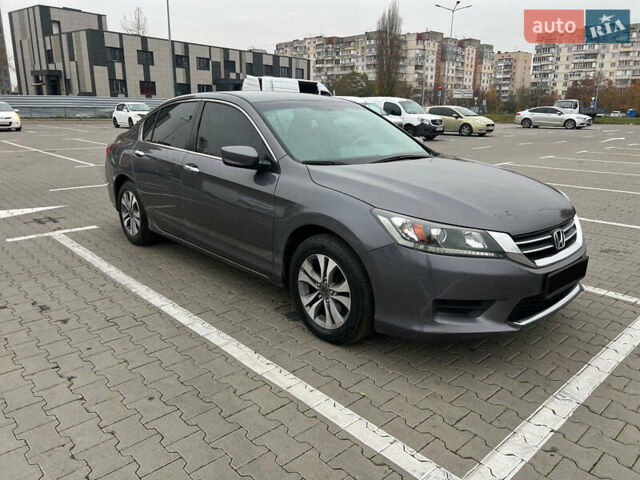 Хонда Аккорд, объемом двигателя 2.4 л и пробегом 171 тыс. км за 10700 $, фото 3 на Automoto.ua