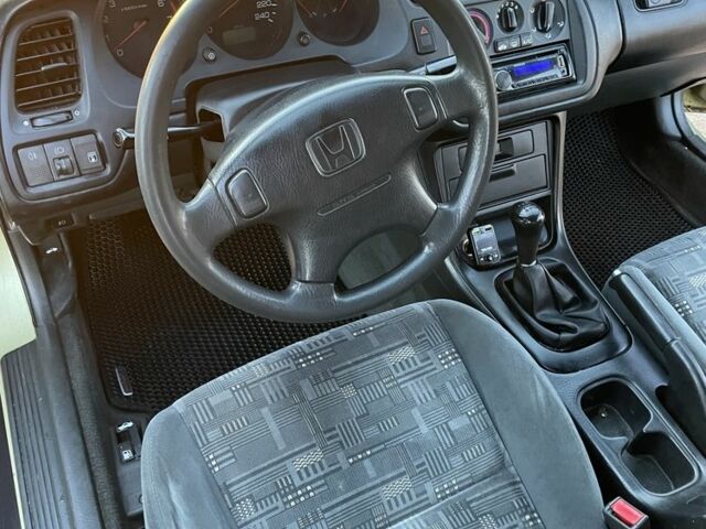 Жовтий Хонда Аккорд, об'ємом двигуна 1.9 л та пробігом 300 тис. км за 1300 $, фото 5 на Automoto.ua