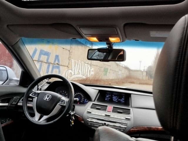 Серый Хонда Аккорд, объемом двигателя 3.5 л и пробегом 211 тыс. км за 12600 $, фото 8 на Automoto.ua