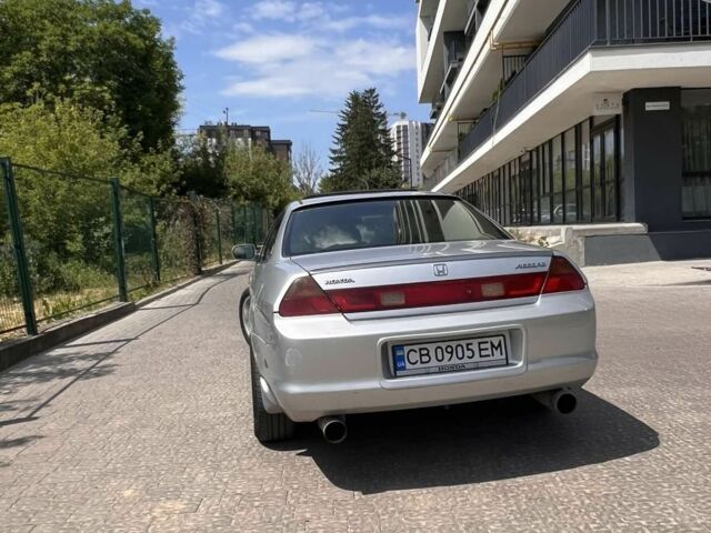 Серый Хонда Аккорд, объемом двигателя 1.9 л и пробегом 360 тыс. км за 3000 $, фото 6 на Automoto.ua