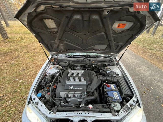 Серый Хонда Аккорд, объемом двигателя 3 л и пробегом 155 тыс. км за 4800 $, фото 9 на Automoto.ua