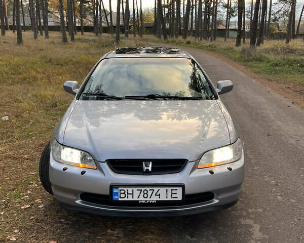 Серый Хонда Аккорд, объемом двигателя 3 л и пробегом 155 тыс. км за 4800 $, фото 1 на Automoto.ua