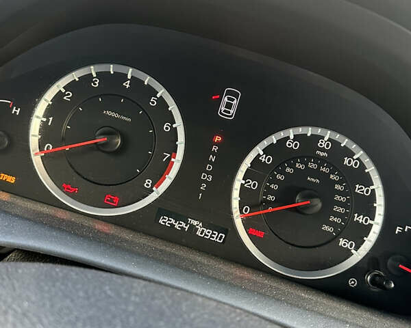 Серый Хонда Аккорд, объемом двигателя 3.47 л и пробегом 195 тыс. км за 8900 $, фото 8 на Automoto.ua