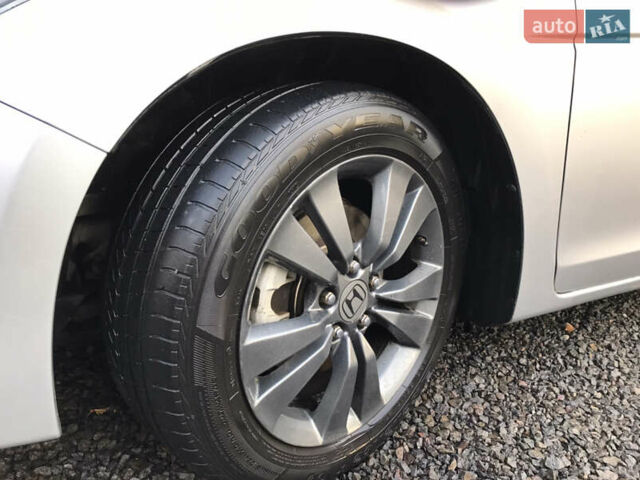 Серый Хонда Аккорд, объемом двигателя 2.4 л и пробегом 190 тыс. км за 8700 $, фото 8 на Automoto.ua