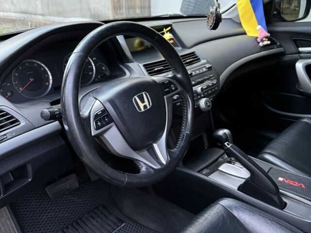 Серый Хонда Аккорд, объемом двигателя 2.4 л и пробегом 123 тыс. км за 9000 $, фото 5 на Automoto.ua