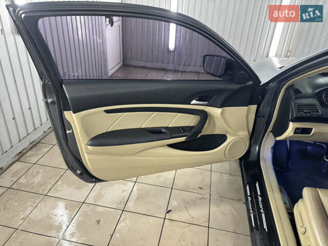 Серый Хонда Аккорд, объемом двигателя 2.35 л и пробегом 180 тыс. км за 8800 $, фото 7 на Automoto.ua