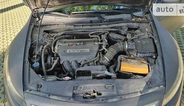 Серый Хонда Аккорд, объемом двигателя 2.4 л и пробегом 198 тыс. км за 5900 $, фото 17 на Automoto.ua