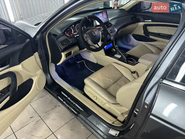 Серый Хонда Аккорд, объемом двигателя 2.35 л и пробегом 180 тыс. км за 8800 $, фото 4 на Automoto.ua