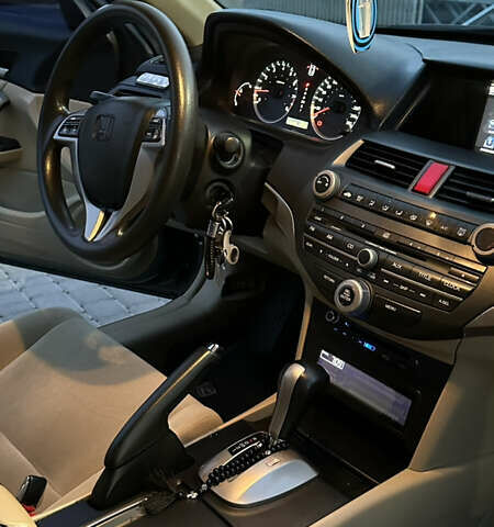 Сірий Хонда Аккорд, об'ємом двигуна 2.4 л та пробігом 210 тис. км за 7450 $, фото 12 на Automoto.ua