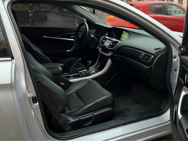 Серый Хонда Аккорд, объемом двигателя 0.24 л и пробегом 186 тыс. км за 12300 $, фото 5 на Automoto.ua