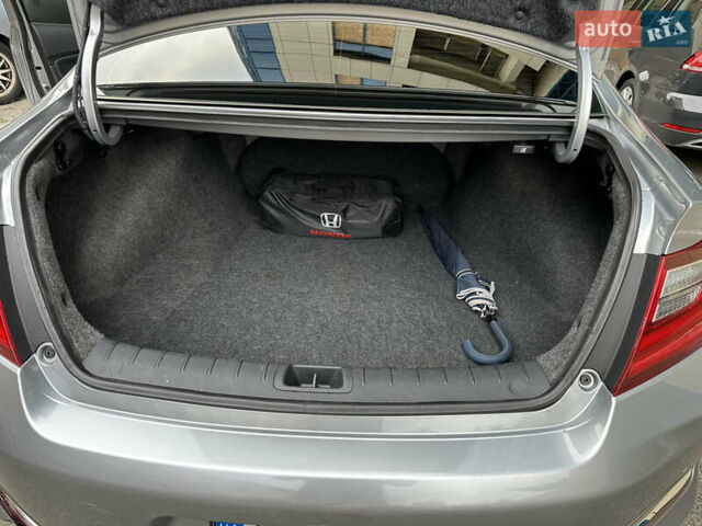 Серый Хонда Аккорд, объемом двигателя 2.36 л и пробегом 119 тыс. км за 12000 $, фото 9 на Automoto.ua