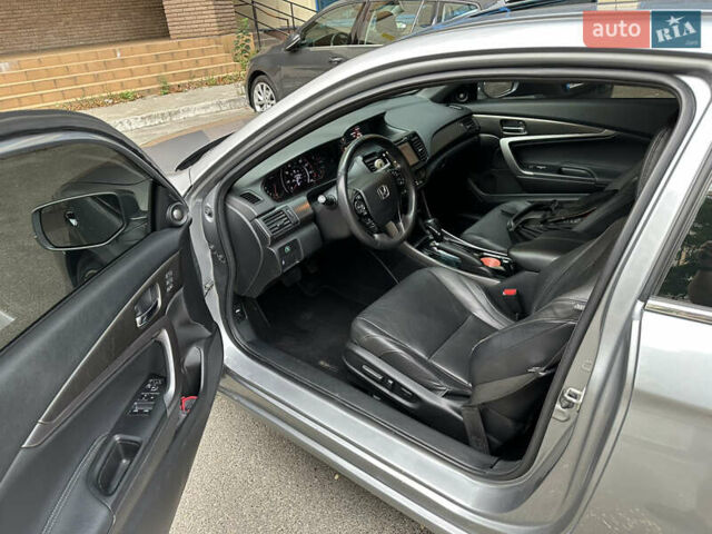Серый Хонда Аккорд, объемом двигателя 2.36 л и пробегом 119 тыс. км за 12000 $, фото 5 на Automoto.ua
