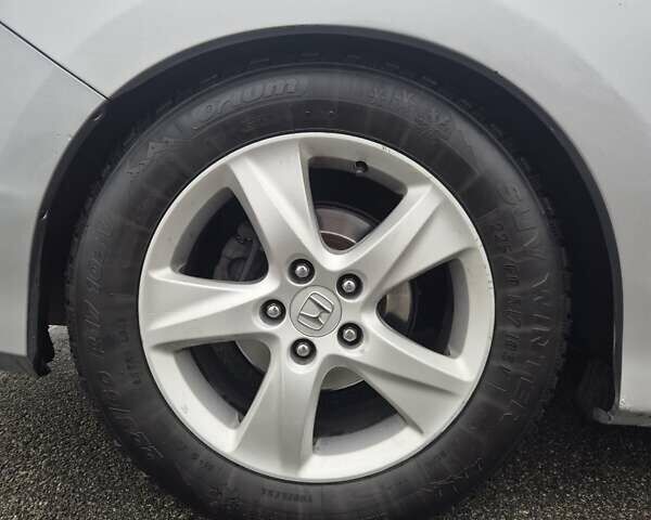 Серый Хонда Аккорд, объемом двигателя 2.36 л и пробегом 65 тыс. км за 13500 $, фото 27 на Automoto.ua