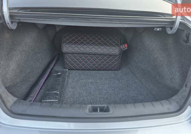 Серый Хонда Аккорд, объемом двигателя 2.4 л и пробегом 160 тыс. км за 13500 $, фото 7 на Automoto.ua