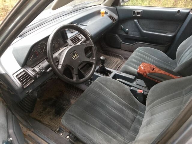 Серый Хонда Аккорд, объемом двигателя 2 л и пробегом 450 тыс. км за 600 $, фото 2 на Automoto.ua