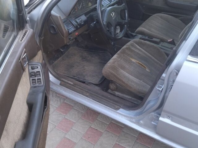 Серый Хонда Аккорд, объемом двигателя 2 л и пробегом 300 тыс. км за 599 $, фото 1 на Automoto.ua