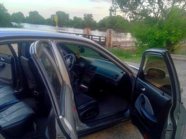 Сірий Хонда Аккорд, об'ємом двигуна 2 л та пробігом 333 тис. км за 2300 $, фото 3 на Automoto.ua