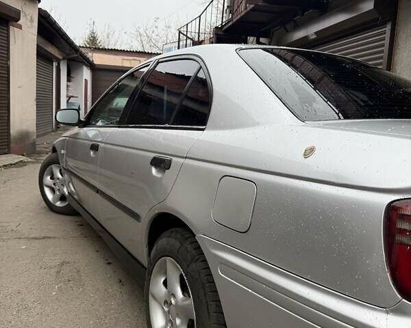 Серый Хонда Аккорд, объемом двигателя 1.9 л и пробегом 370 тыс. км за 2700 $, фото 2 на Automoto.ua