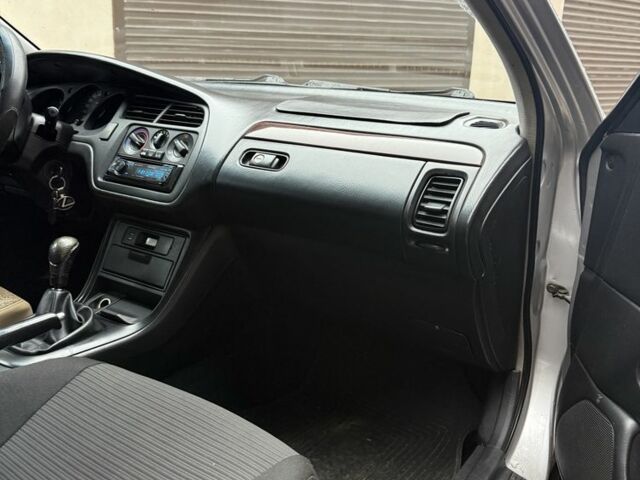 Серый Хонда Аккорд, объемом двигателя 1.9 л и пробегом 370 тыс. км за 2700 $, фото 6 на Automoto.ua