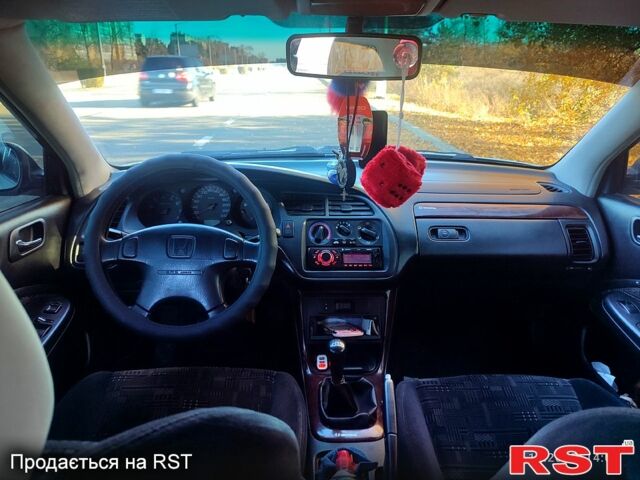 Серый Хонда Аккорд, объемом двигателя 1.9 л и пробегом 321 тыс. км за 3800 $, фото 7 на Automoto.ua